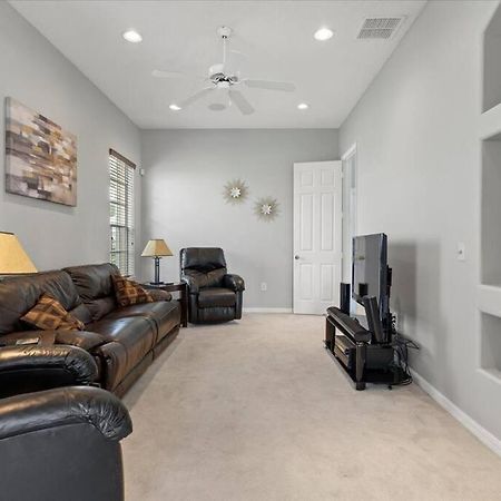 Long Stays! Lakefront - Gated Pool Home Orlando Exterior photo